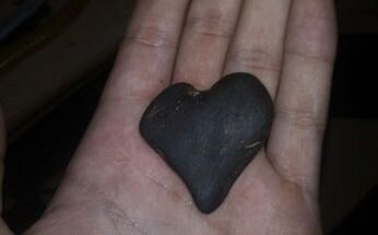 หินรูปหัวใจเป็นเครื่องรางของความโชคดี
